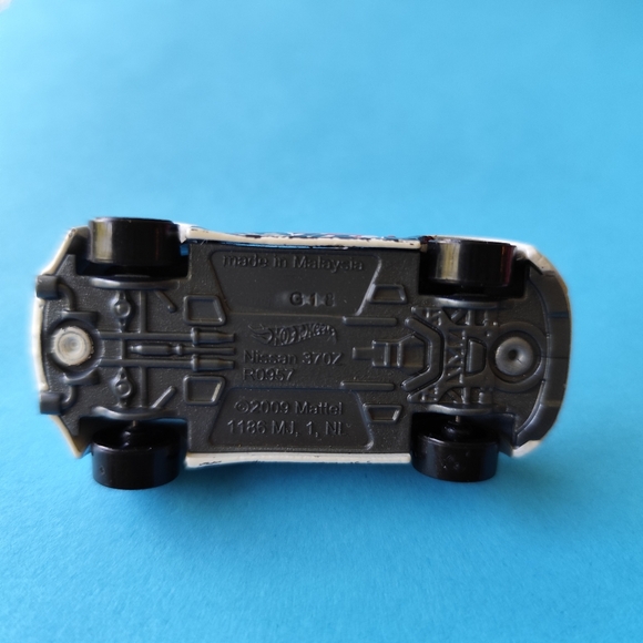 4/$20💥2009 NISSAN 370Z GREDDY 1:64 SCALE COLLECTIBLE DIORAMA DIECAST MODEL CAR - Picture 5 of 6